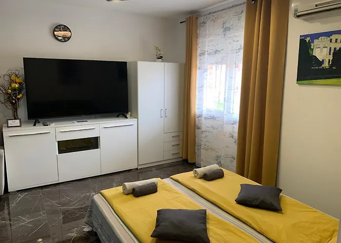 Dama Blizina Amfiteatra I Bus Kolodvora ,besplatan Privatni Parking,self-check- In Appartement *