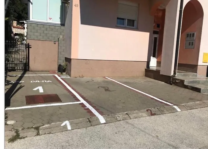 Dama Blizina Amfiteatra I Bus Kolodvora ,besplatan Privatni Parking,self-check- In Apartment
