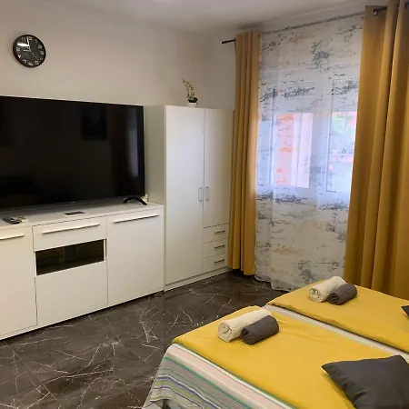 Apartman Dama Blizina Amfiteatra I Bus Kolodvora ,besplatan Privatni Parking,self-check- In Póla
