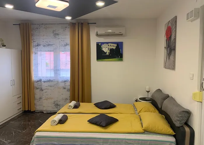 Dama Blizina Amfiteatra I Bus Kolodvora ,besplatan Privatni Parking,self-check- In Apartman